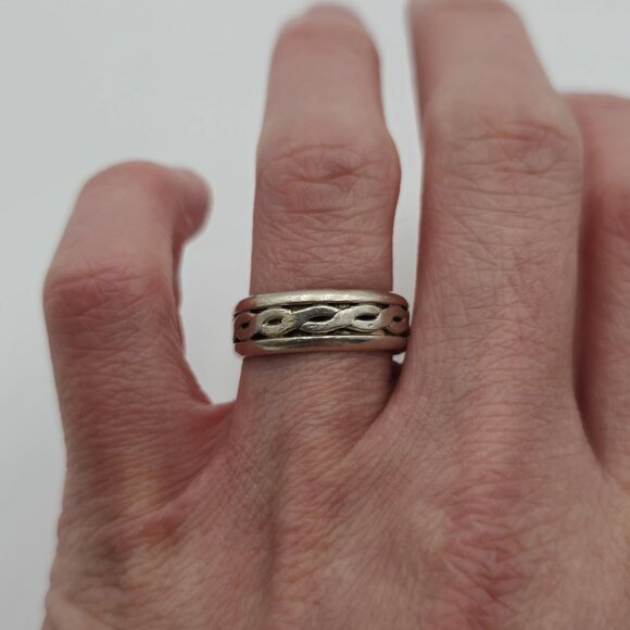Size 8.75 Sterling Silver Tarnished Woven Pattern Ring A1875 - Picture 2 of 7